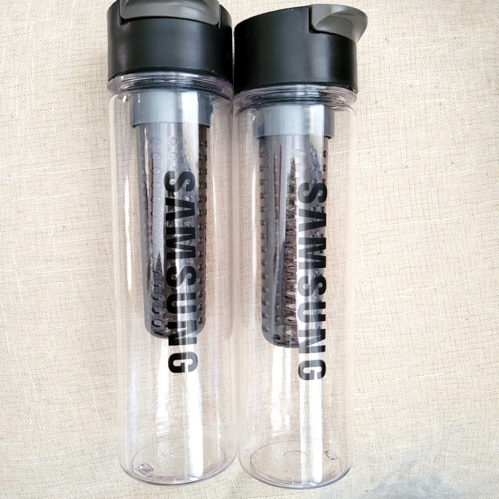 New SAMSUNG Fruit Infuser Bottles 22 oz - set of 2 - made by Eastman Tritan
